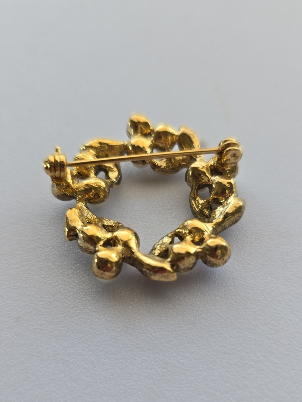 Vintage Faux Pearl Rhinestone Wreath Brooch Gold Tone Circle Pin Estate Jewelry - Picture 8 of 8